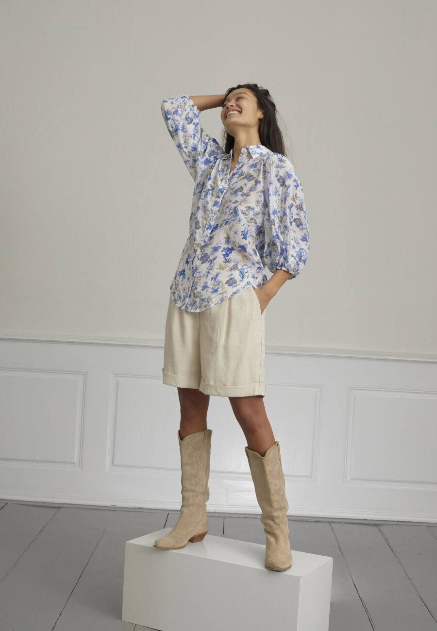 Love & Divine love1430-1 shirt blue flower