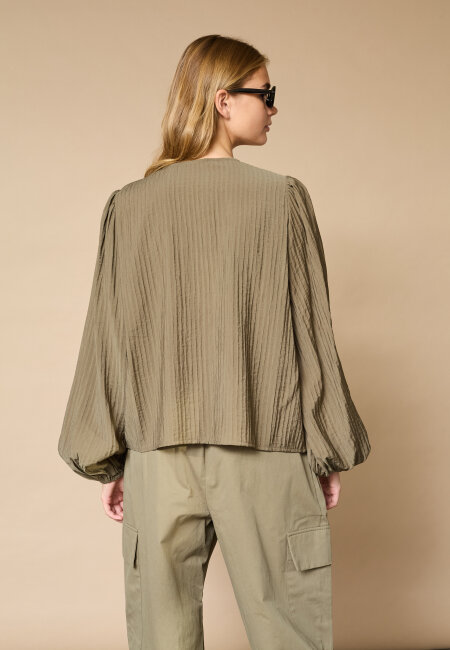 love & divine - love1464