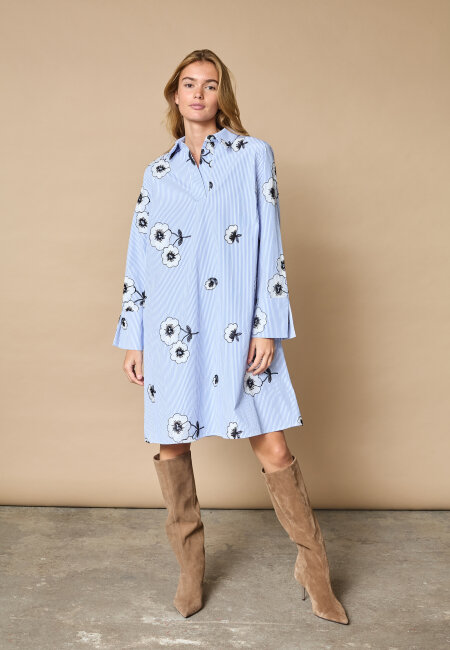 love & divine - love1476