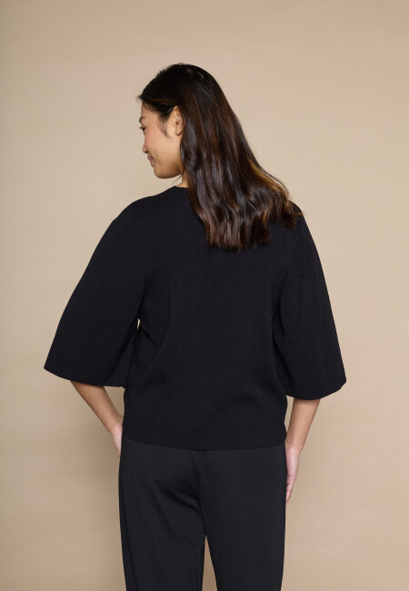 love & divine - love1490