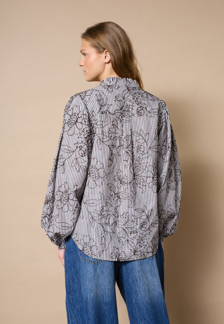 love & divine - love1507