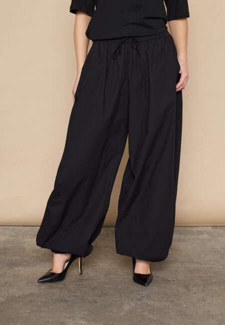 love & divine - love1466