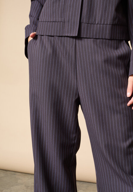 love & divine - love1024-57