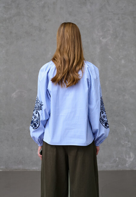 love & divine - love1529