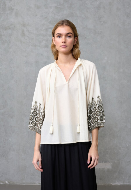 love & divine - love1504