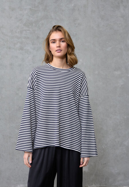 love & divine - love1505