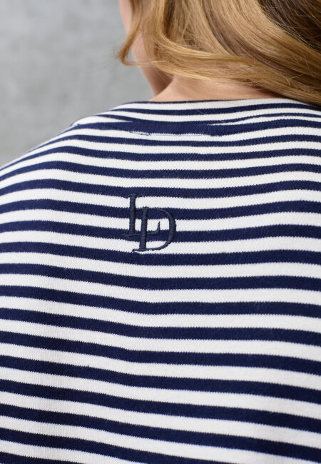 love & divine - love1505