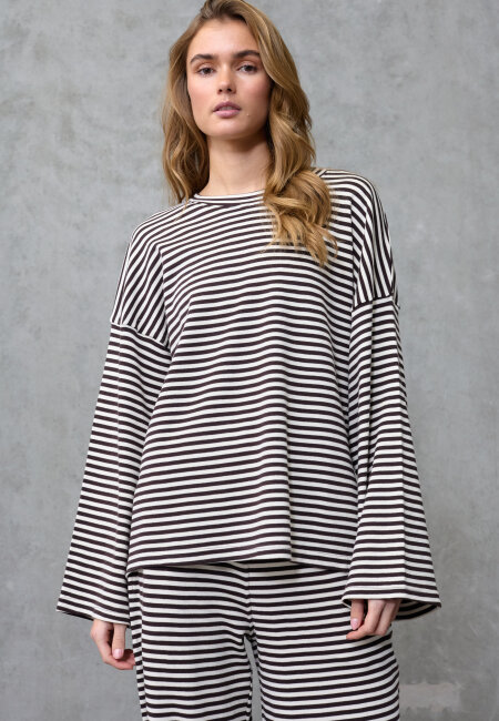 love & divine - love1505