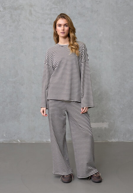 love & divine - love1505