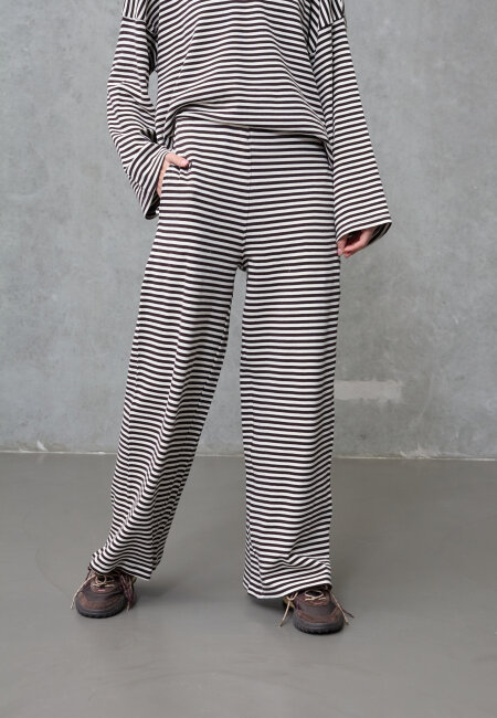 love & divine - love1506