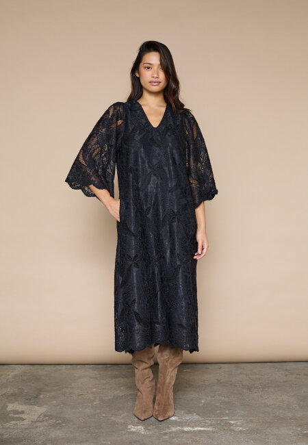 love & divine - love1444