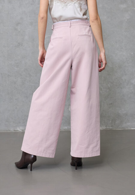 love & divine - love1511