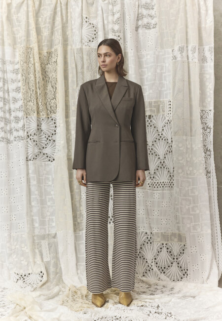 love & divine - love1494