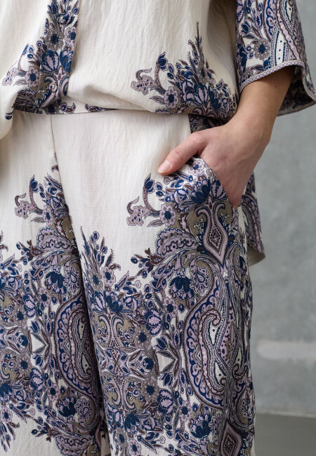 love & divine - love1024-62