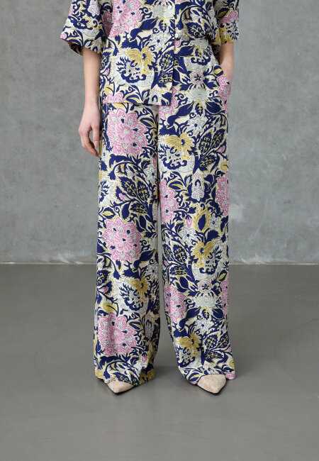 love & divine - love1176-6