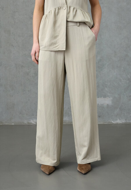 love & divine - love1574