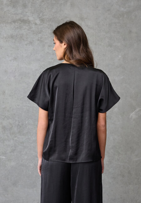 love & divine - love1514