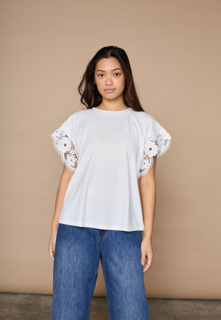 love & divine - love1517