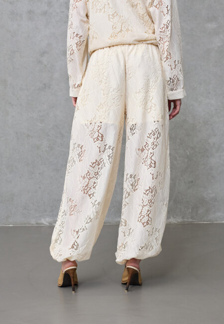 love & divine - love1525