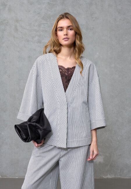 love & divine - love1521