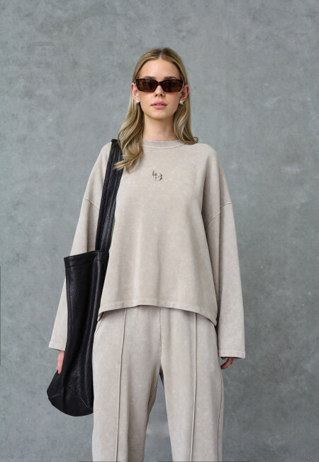 love & divine - love1572