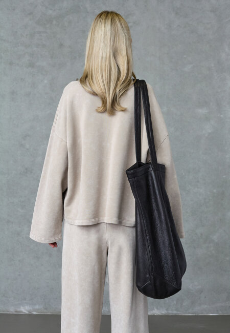 love & divine - love1572