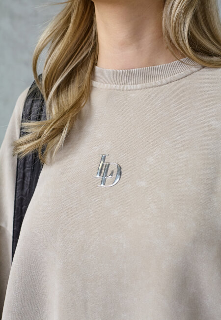 love & divine - love1572