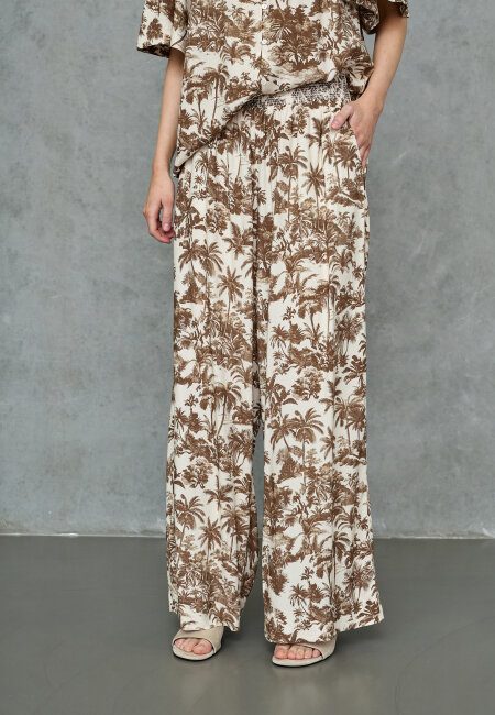 love & divine - love1580