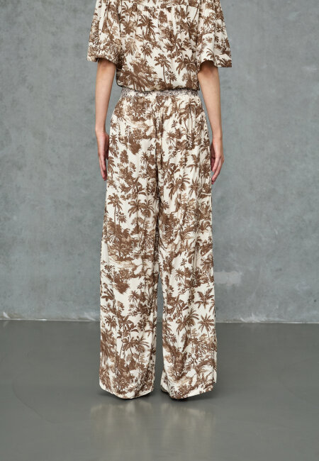 love & divine - love1580