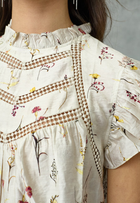 love & divine - love1374-1