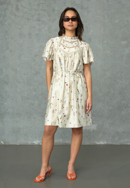 love & divine - love1603