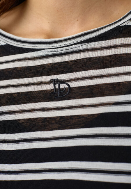 love & divine - love1625